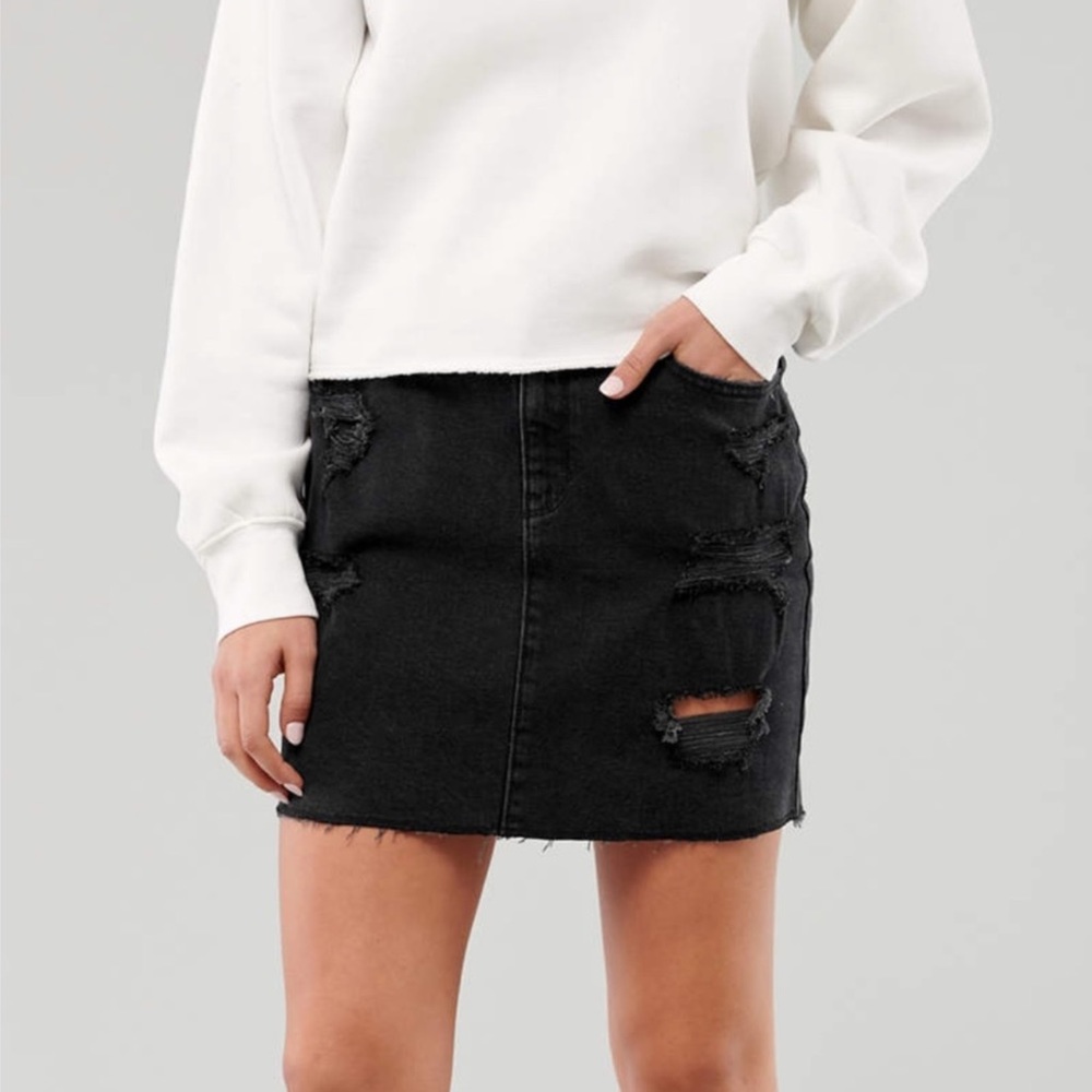 Hollister Black Distressed Denim Mini Skirt Ultra High Rise Size 7 Waist 28”
